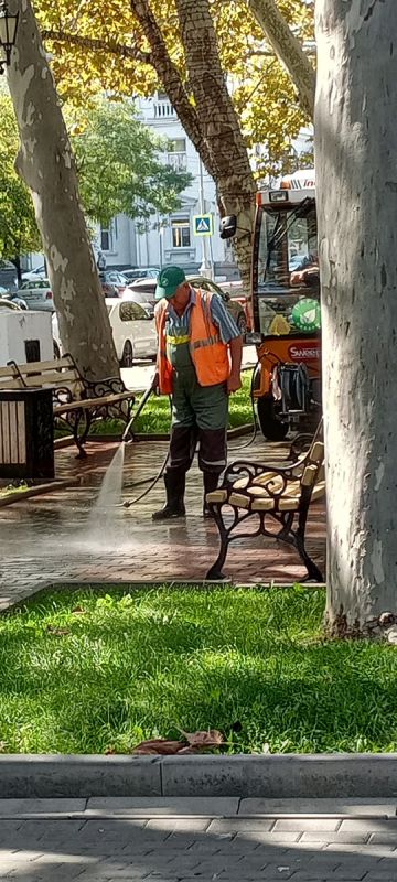 Севастополь: беречь ли воду или тратить бездумно?