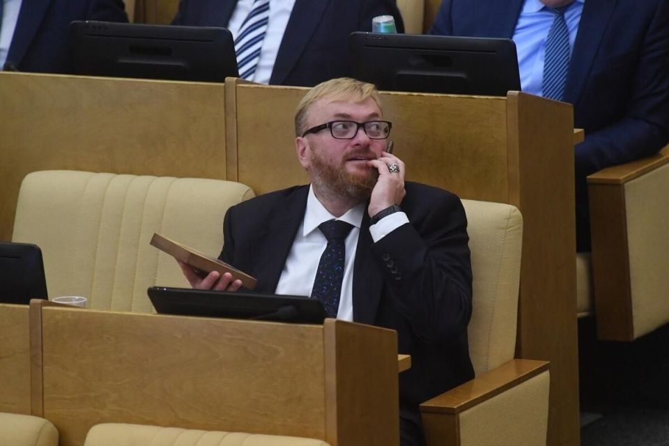 ПОШЛА ЖАРА. Вокруг таинственного возгорания памятника-обманки святым Петру и Февронии в Биробиджане разгорается целое пламя политических страстей