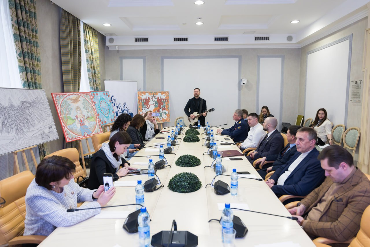 В ОП РФ презентовали палантин «Сыновья любовь» от бренда «Русские в моде» В ОП РФ презентовали палантин «Сыновья любовь» от бренда «Русские в моде»