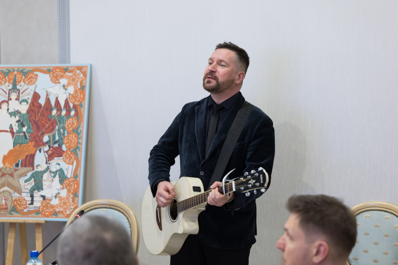 В ОП РФ презентовали палантин «Сыновья любовь» от бренда «Русские в моде» В ОП РФ презентовали палантин «Сыновья любовь» от бренда «Русские в моде»