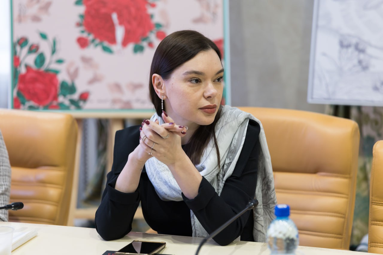 В ОП РФ презентовали палантин «Сыновья любовь» от бренда «Русские в моде» В ОП РФ презентовали палантин «Сыновья любовь» от бренда «Русские в моде»