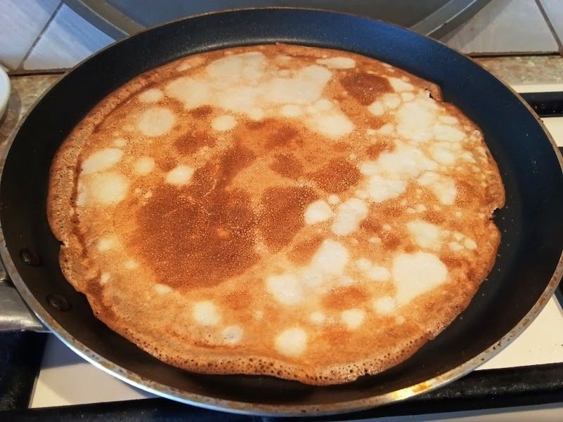 Как приготовить идеальные блинчики на кипятке: секреты нежного завтрака