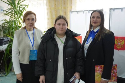 А вот и наши впервые голосующие!