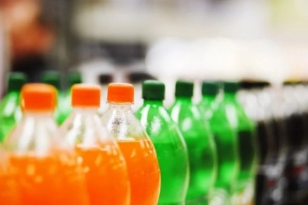 Сладкие газированные напитки и настроение: что говорит наблюдение науки