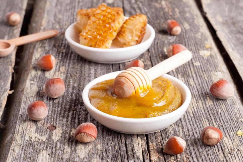 Мед против сахара: как правильно заменить один сладкий ингредиент другим