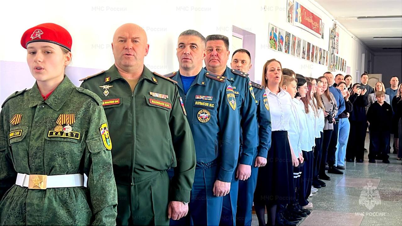 Горячие сердца кадет: юные спасатели из Биробиджана приняли присягу Горячие сердца кадет: юные спасатели из Биробиджана приняли присягу