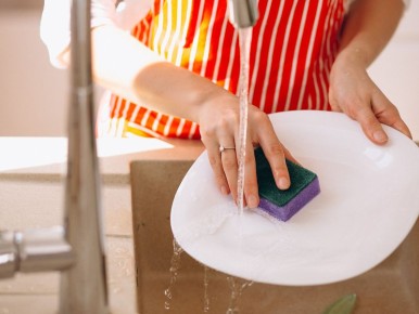 Вы думали, что губки для мытья посуды только помогают сохранить вашу кухню чистой?