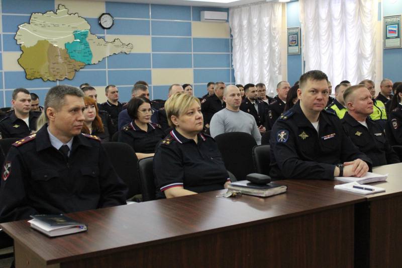 В УМВД России по ЕАО состоялось торжественное мероприятие, посвященное Дню защитника Отечества В УМВД России по ЕАО состоялось торжественное мероприятие, посвященное Дню защитника Отечества