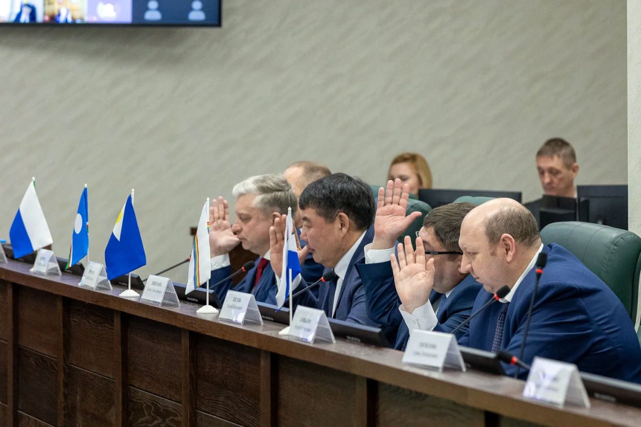 А. Голубь представил инициативы парламента ЕАО в ПА «Дальний Восток и Забайкалье» А. Голубь представил инициативы парламента ЕАО в ПА «Дальний Восток и Забайкалье»