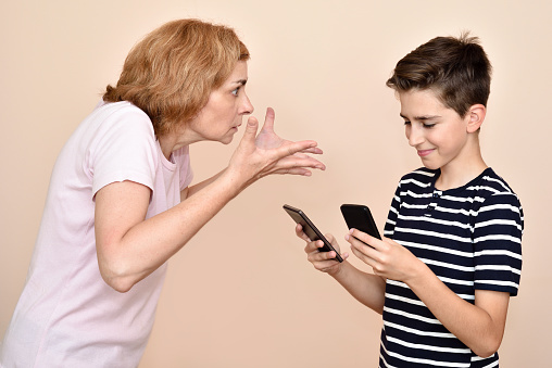 Как защитить свой бюджет от неожиданных трат несовершеннолетних: пошаговая инструкция