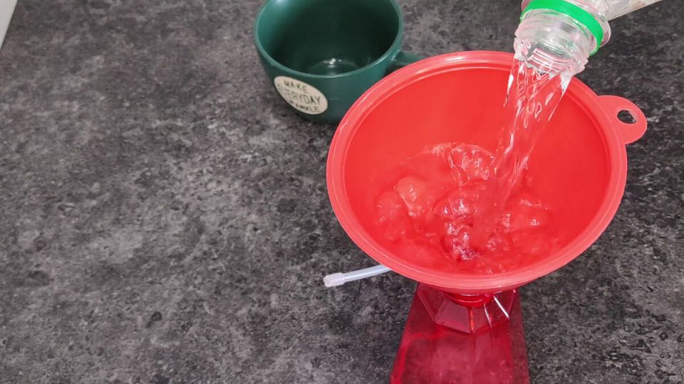 Уксус в повседневной уборке: как этот простой ингредиент сделает ваш дом чистым