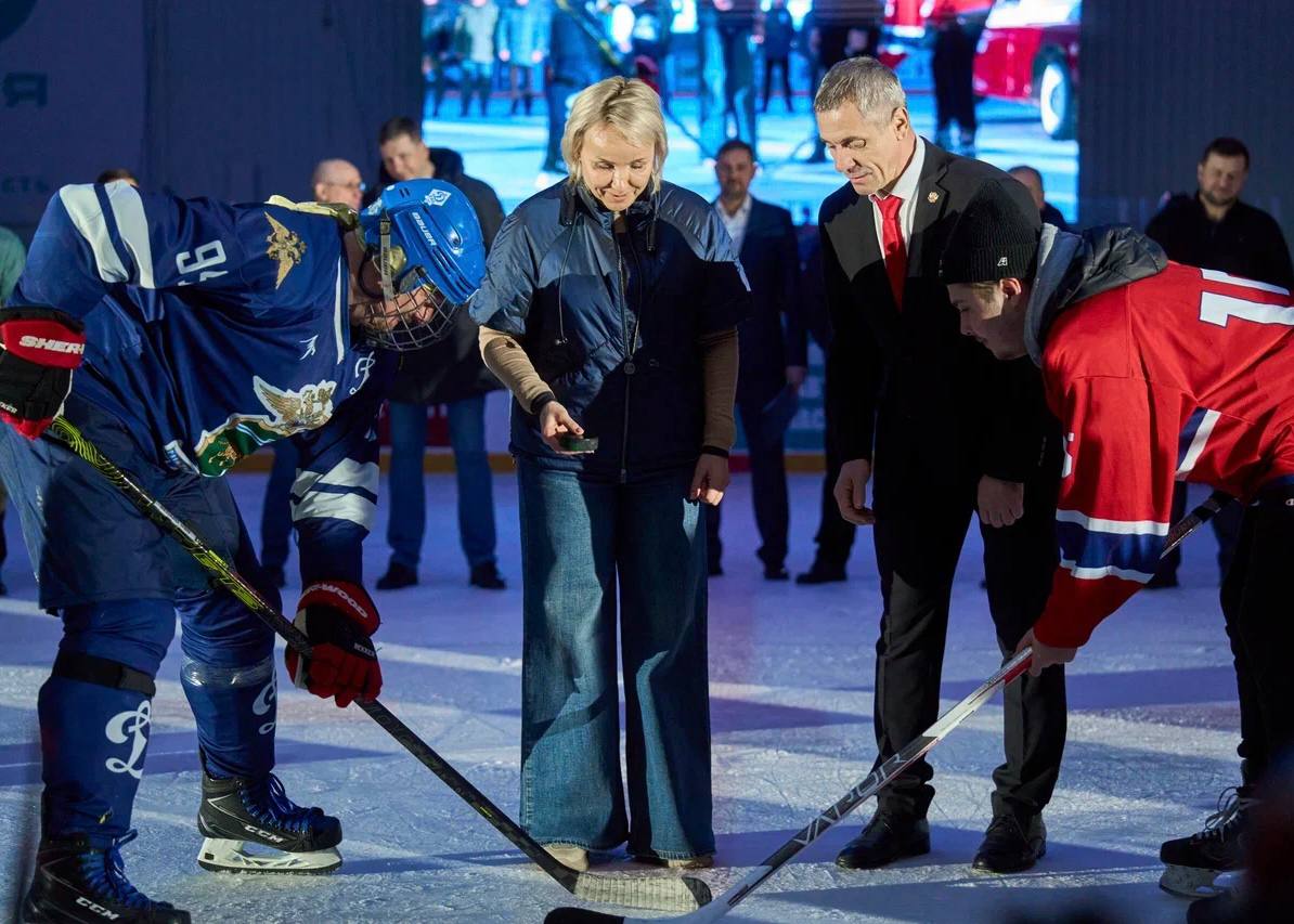 Завершился турнир по хоккею с шайбой «Воин» на Кубок губернатора ЕАО Завершился турнир по хоккею с шайбой «Воин» на Кубок губернатора ЕАО