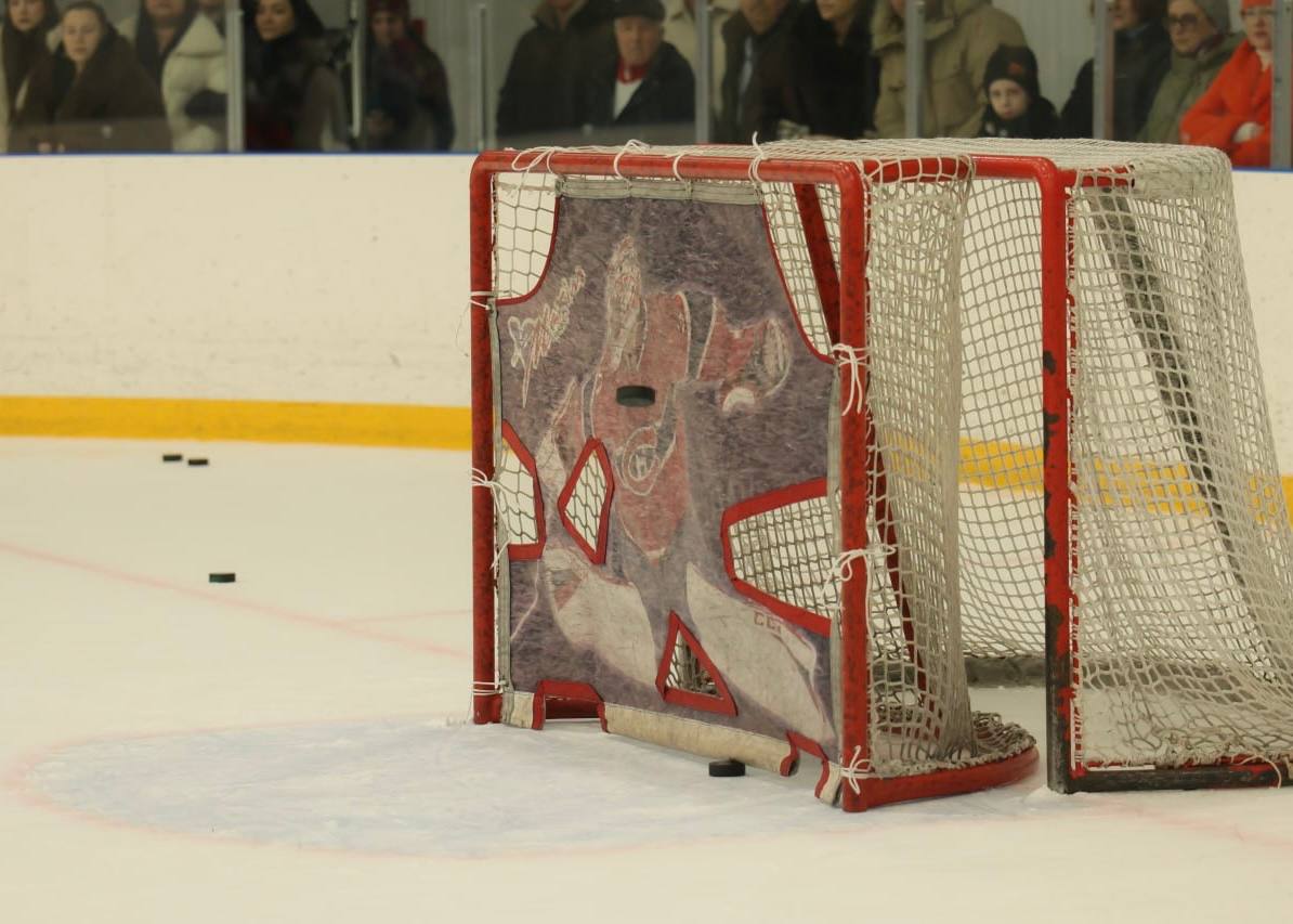 Завершился турнир по хоккею с шайбой «Воин» на Кубок губернатора ЕАО Завершился турнир по хоккею с шайбой «Воин» на Кубок губернатора ЕАО