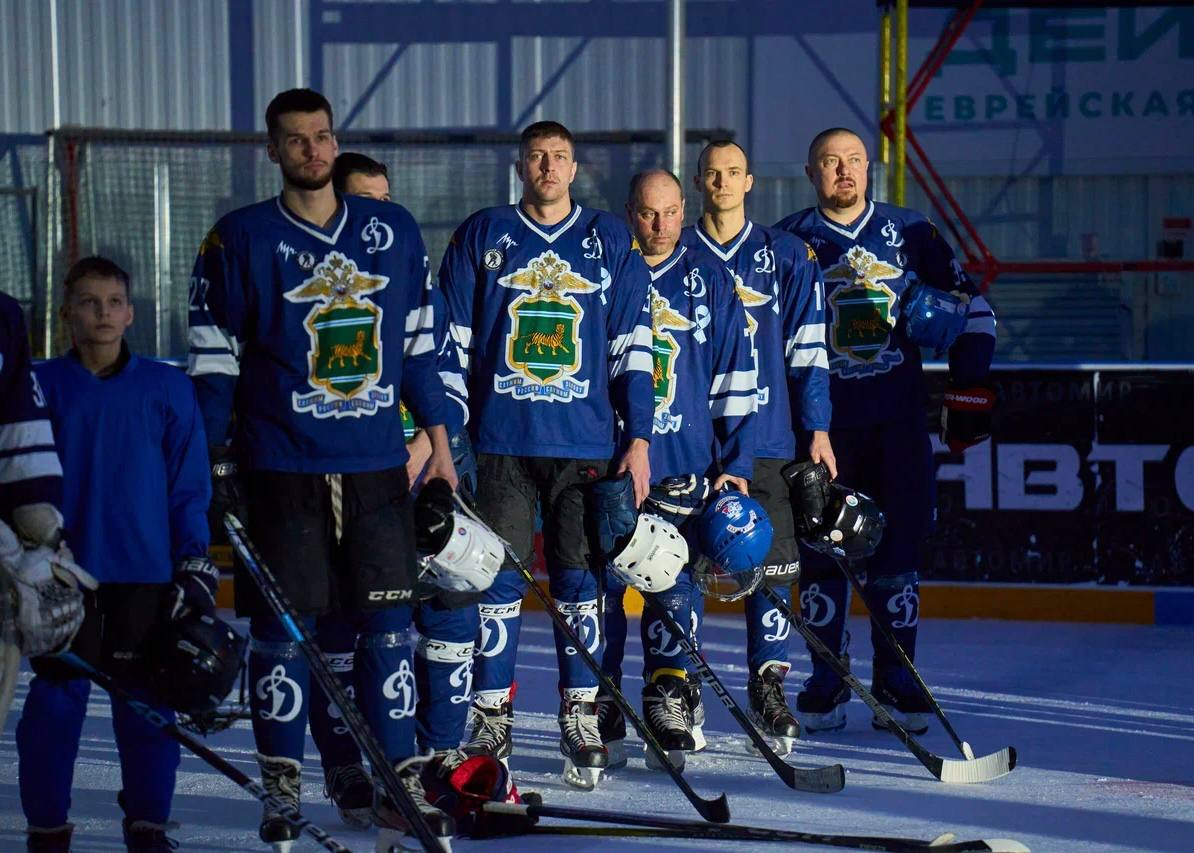 Завершился турнир по хоккею с шайбой «Воин» на Кубок губернатора ЕАО Завершился турнир по хоккею с шайбой «Воин» на Кубок губернатора ЕАО