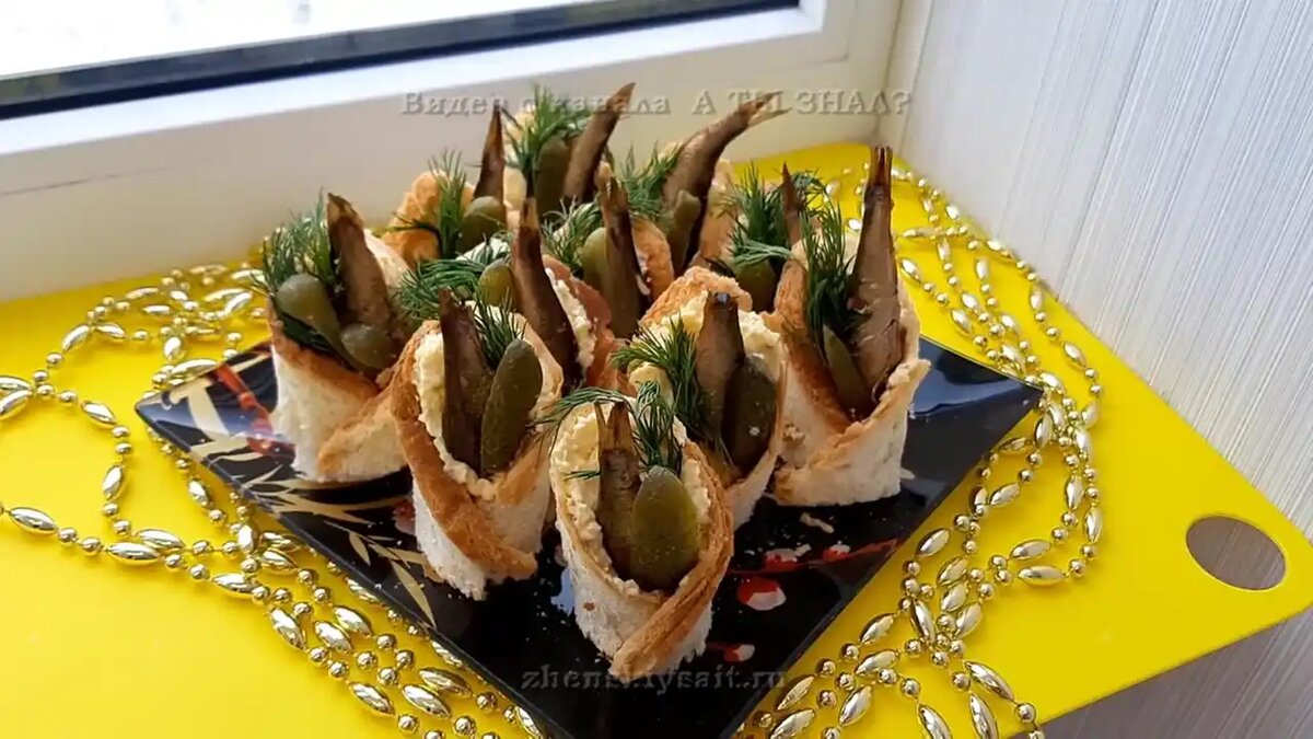Необычные бутерброды: секрет шпрот в хрустящей подаче