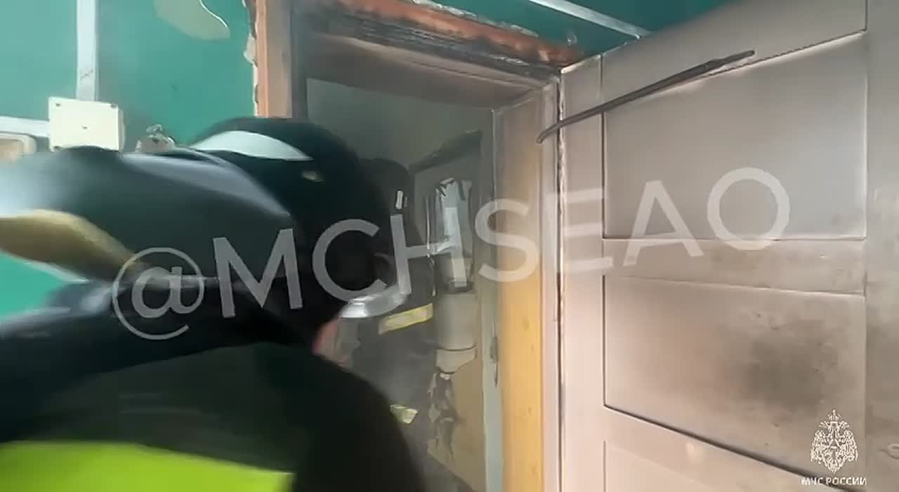 Бойцы МЧС России сохранили дом биробиджанской семье