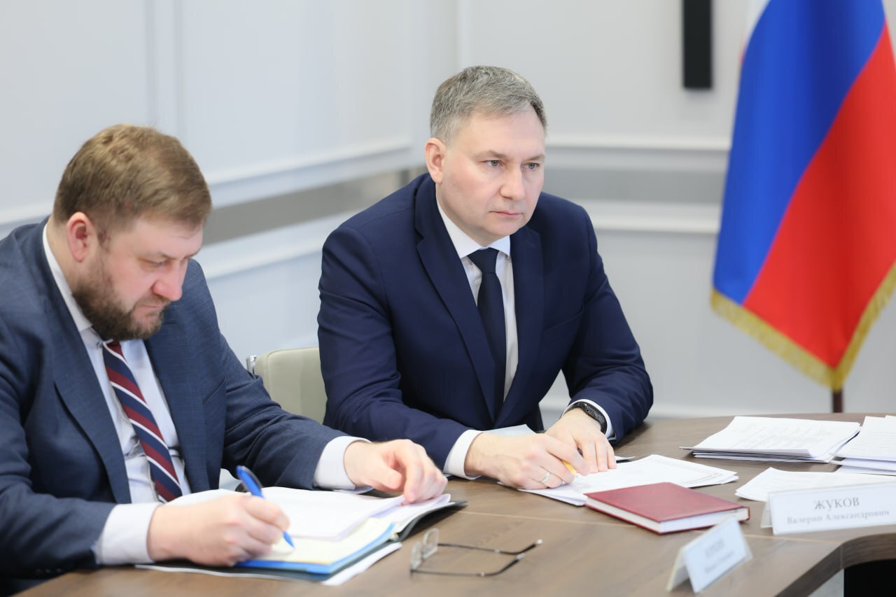 Ликвидацию последствий снегопада и развитие ЖКХ обсудили в правительстве ЕАО Ликвидацию последствий снегопада и развитие ЖКХ обсудили в правительстве ЕАО