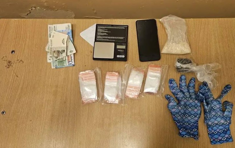 Жителя Комсомольска-на-Амуре задержали с 200 дозами карфентанила в Биробиджане