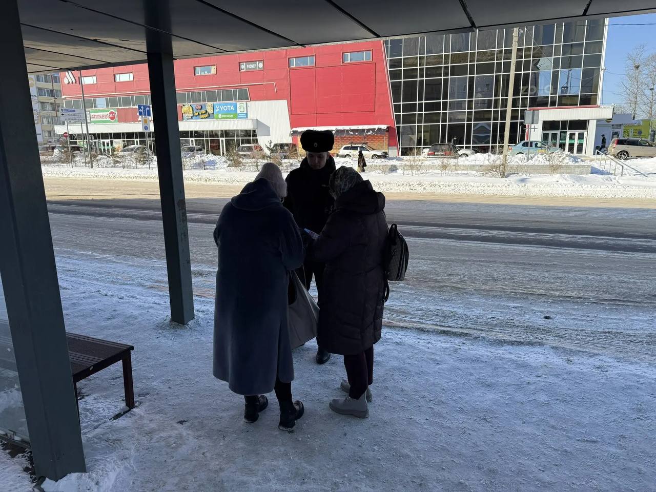 Полицейские Биробиджана присоединились к акции «Осторожно, мошенники!» Полицейские Биробиджана присоединились к акции «Осторожно, мошенники!»