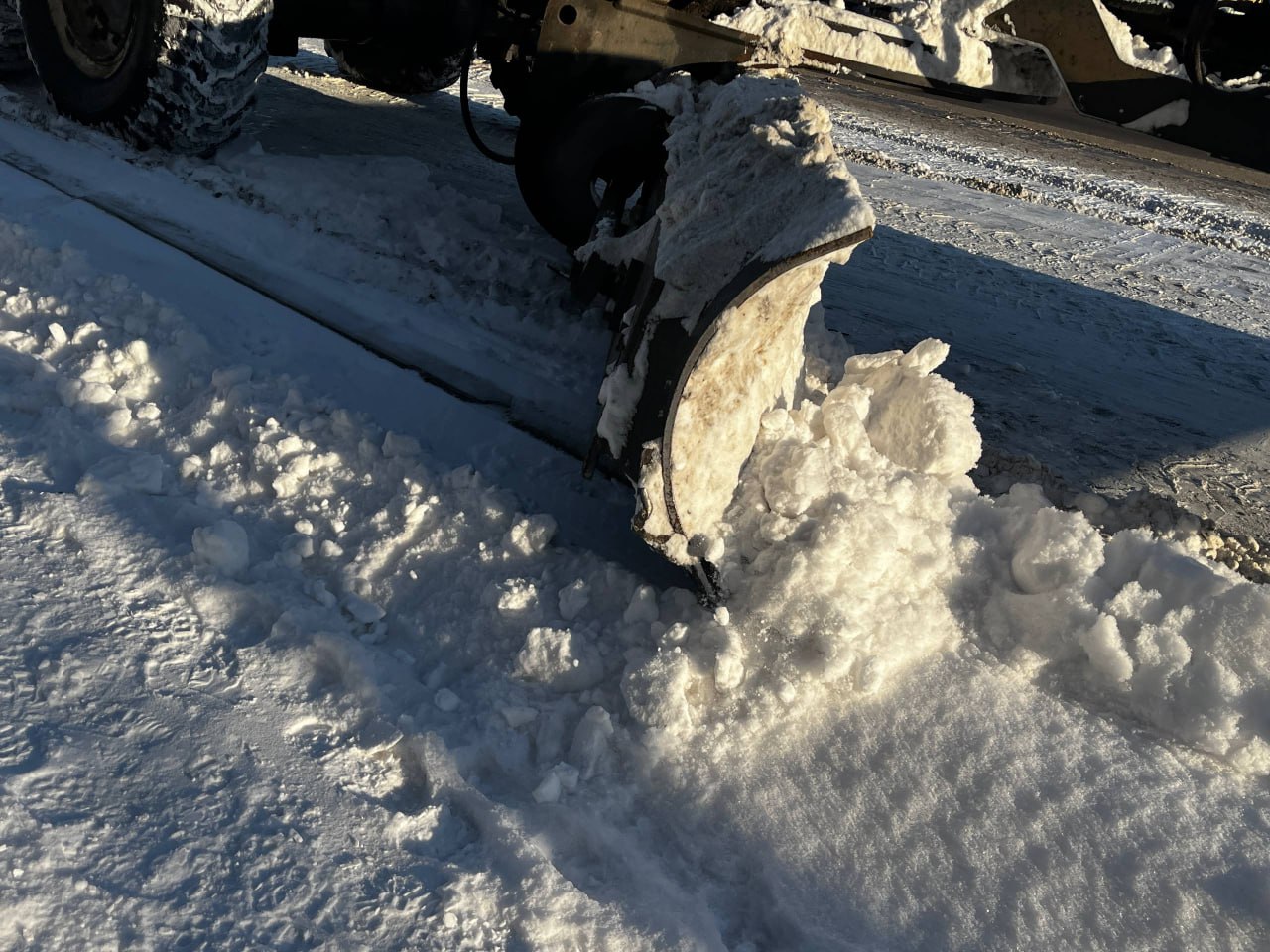 Во всех районах Биробиджана проходит уборка снега