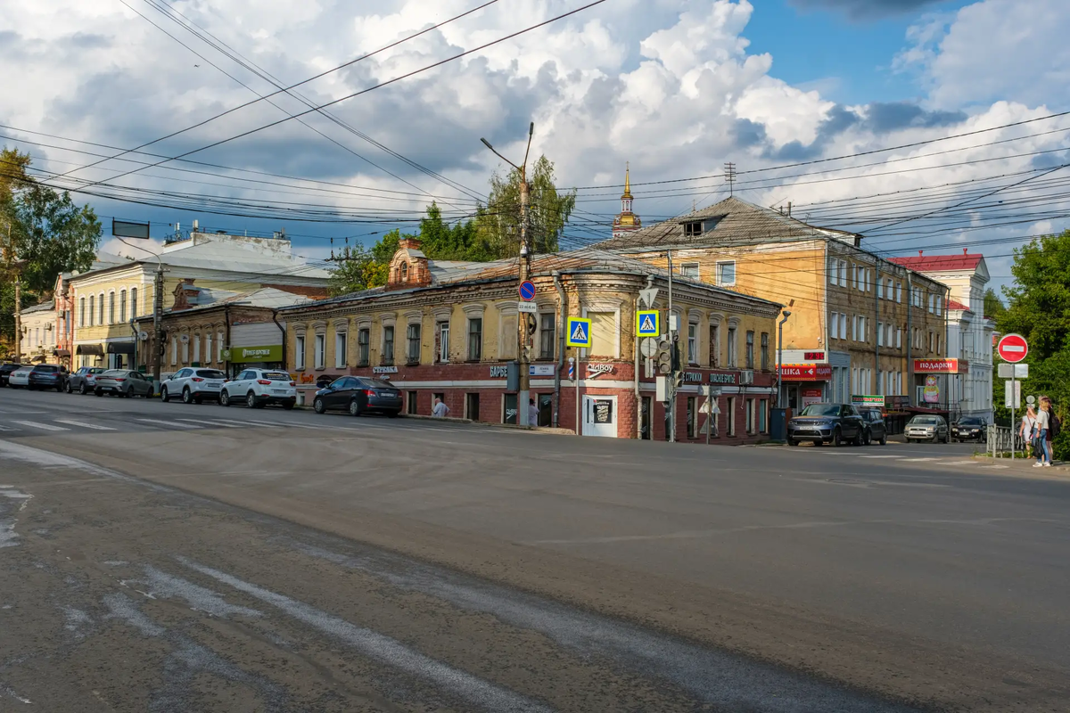 Закон о защите русского языка вступает в силу: Как изменения отразят общественные настроения