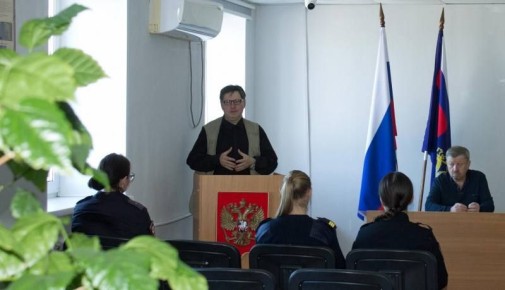 В Ленинском районе общественники обсудили с молодыми полицейскими вопросы профессиональной этики