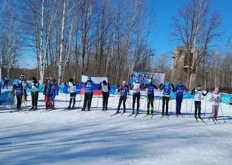Более 60 лыжников приняли участие в соревнованиях в ЕАО Более 60 лыжников приняли участие в соревнованиях в ЕАО