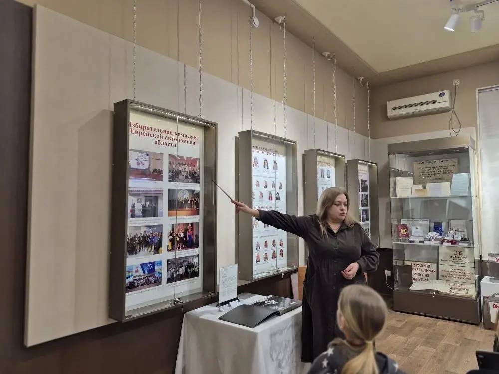 Учащиеся МБОУ «Основная общеобразовательная школа № 4» посетили экспозицию об истории выборов, организованной облизбиркомом совместно с Областным краеведческим музеем области Учащиеся МБОУ «Основная общеобразовательная школа № 4» посетили экспозицию об истории выборов, организованной облизбиркомом совместно с Областным краеведческим музеем области