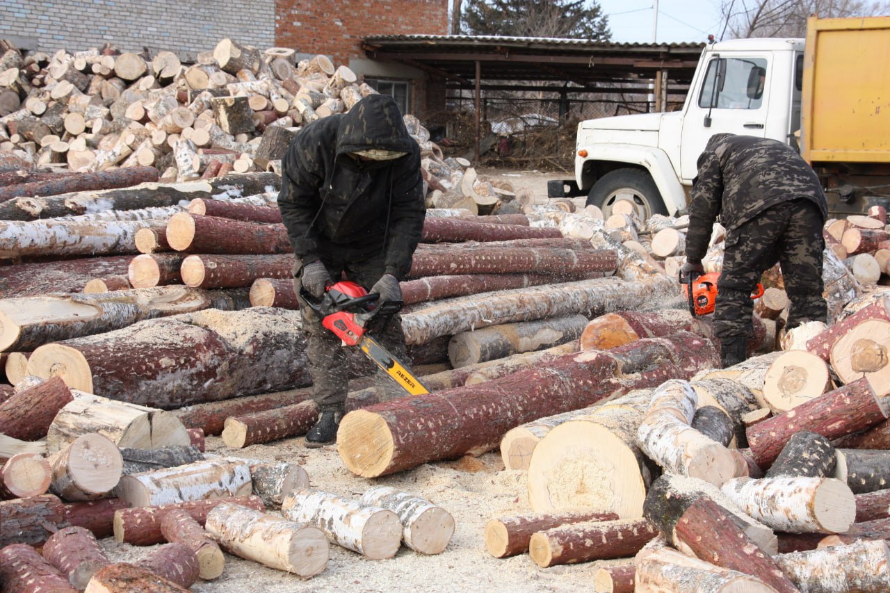 Семьям участников СВО продолжают доставлять твердое топливо в ЕАО Семьям участников СВО продолжают доставлять твердое топливо в ЕАО