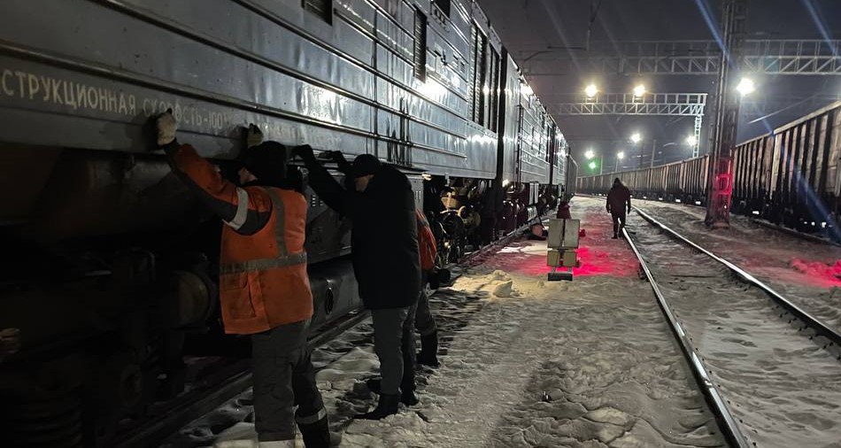 Два сотрудника железной дороги пытались слить горючее на станции Волочаевка-2 в Смидовичском районе ЕАО