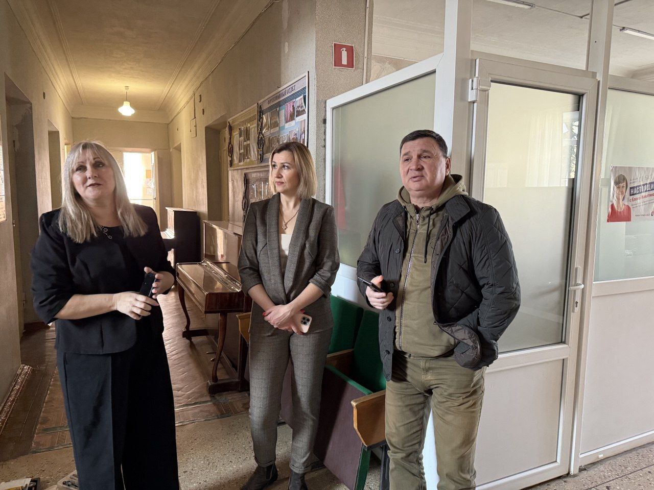 Шефская помощь Амвросиевскому округу ДНР: ЕАО помогает школам с обновлением мебели и столовой Шефская помощь Амвросиевскому округу ДНР: ЕАО помогает школам с обновлением мебели и столовой