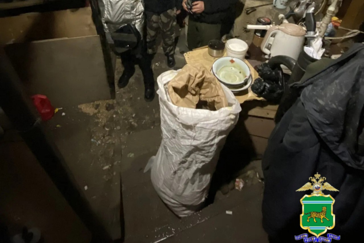 Более 4 кг марихуаны заготовил себе впрок житель Биробиджана