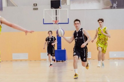 5 и 6 место заняли спортсмены ЕАО на играх ДФО школьной баскетбольной лиги «КЭС-БАСКЕТ»