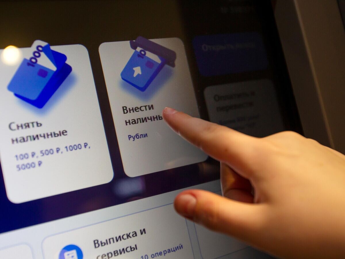 Почему банки блокируют счета: основные причины и советы