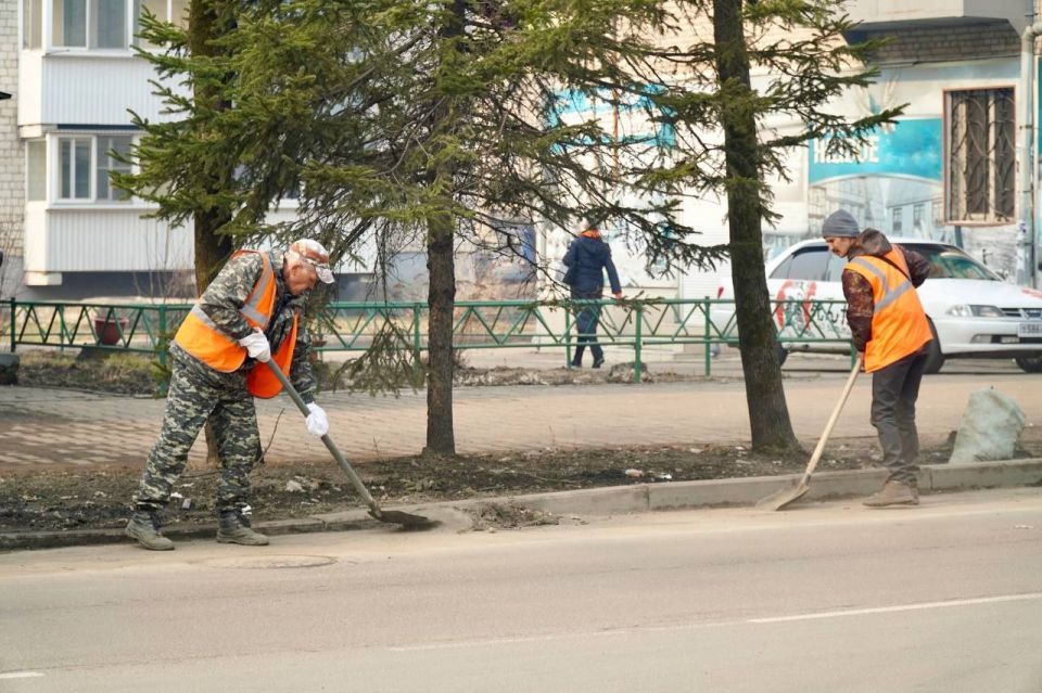 Весенняя уборка Биробиджана продолжается