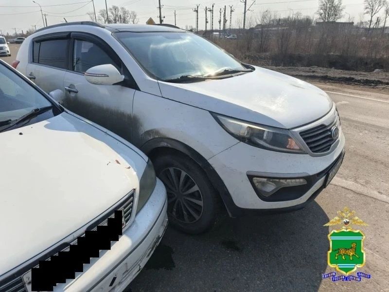 В Биробиджане водитель не уступил дорогу и спровоцировал аварию