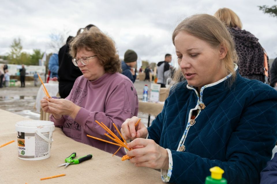 Сплети своего тигра-оберега: мастер-класс Надежды Ионенко на III Этнофесте «Бирария»