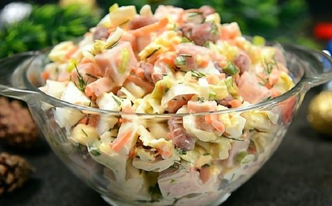 Новая жизнь классических салатов: как заменить Оливье на новогоднем столе