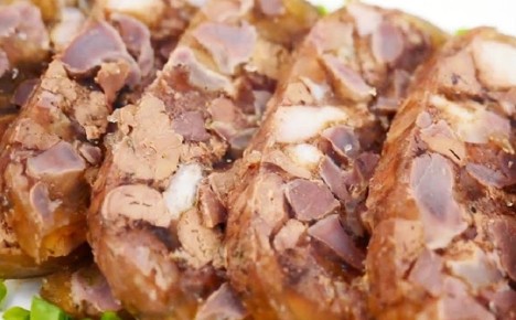 Сальтисон из куриных субпродуктов: секреты простоты и экономии на праздничном столе