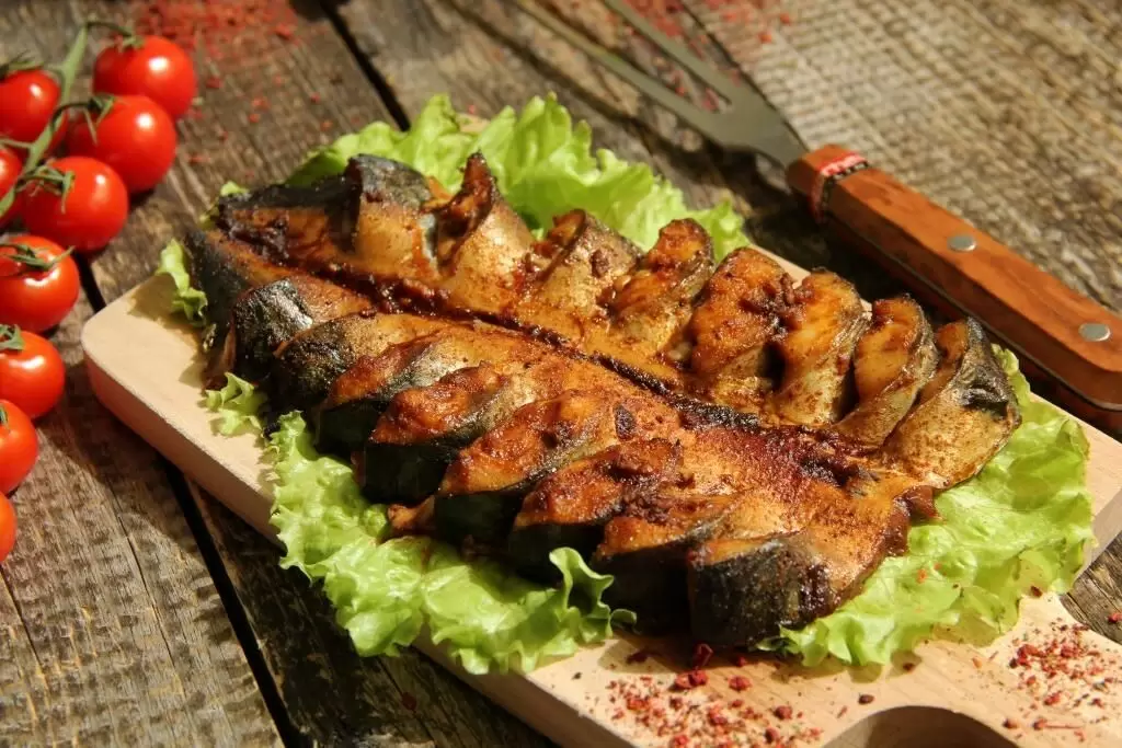 Скумбрия в цитрусовом маринаде: простой путь к яркому вкусу моря дома