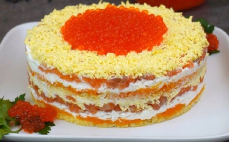 Салат Мимоза де Люкс на новогоднем столе: торжество вкуса и простой блеск подачи