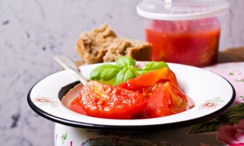 Погрузитесь в атмосферу лета: помидоры в собственном соку на зиму