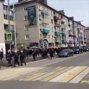 В Комсомольске-на-Амуре китайские строители вышли на улицы — они требуют выплатить им зарплату