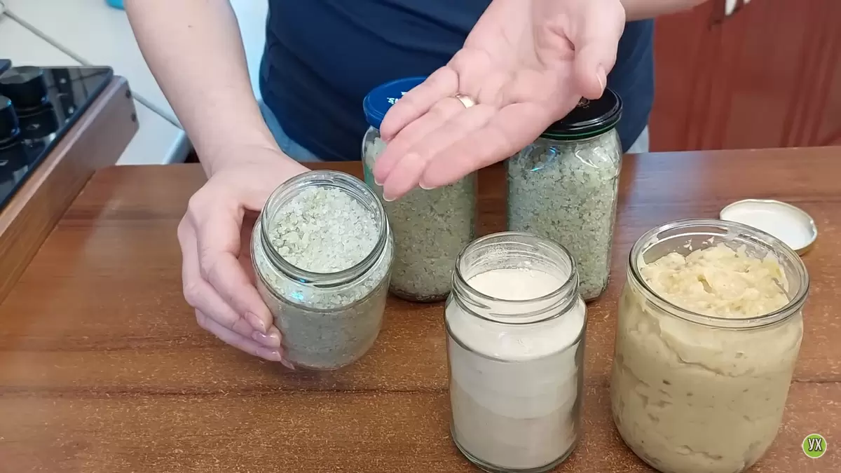 Три восхитительных рецепта для сохранения чеснока на зиму