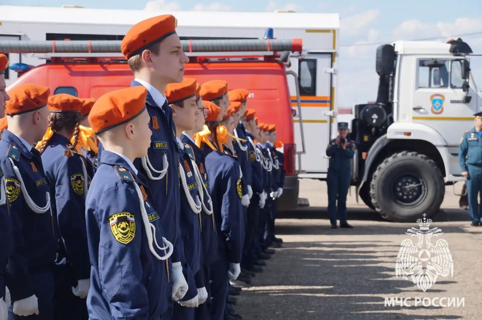 Смена растёт! #МЧСЕАО посвятили кадетов и поздравили выпускников Смена растёт! #МЧСЕАО посвятили кадетов и поздравили выпускников