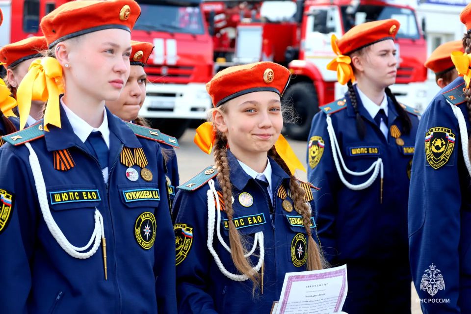 Смена растёт! #МЧСЕАО посвятили кадетов и поздравили выпускников Смена растёт! #МЧСЕАО посвятили кадетов и поздравили выпускников
