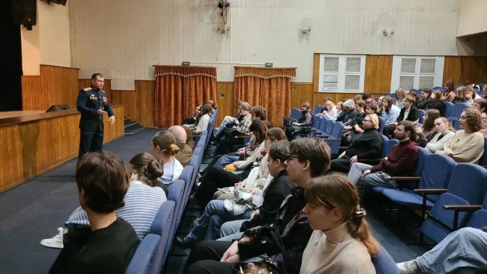 Новым председателем Общественной палаты ЕАО избран курсант региональной кадровой программы «Доблесть Хингана» Евгений Серегин Новым председателем Общественной палаты ЕАО избран курсант региональной кадровой программы «Доблесть Хингана» Евгений Серегин