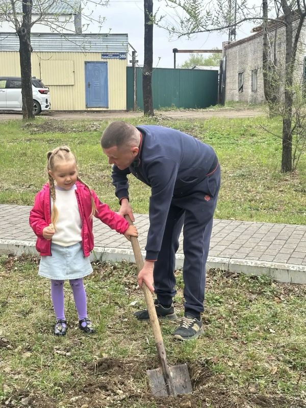 "Память растет вместе с нами": детские сады и школы Биробиджана присоединились к акции "Нить поколений" "Память растет вместе с нами": детские сады и школы Биробиджана присоединились к акции "Нить поколений"