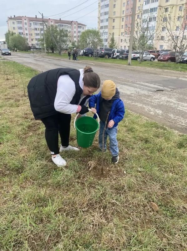 "Память растет вместе с нами": детские сады и школы Биробиджана присоединились к акции "Нить поколений" "Память растет вместе с нами": детские сады и школы Биробиджана присоединились к акции "Нить поколений"