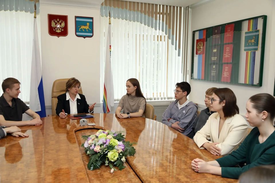 Старшеклассники лицея при ПГУ побывали в роли законодателей Старшеклассники лицея при ПГУ побывали в роли законодателей